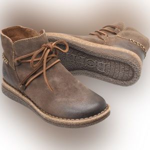 **brand new** BORN Calyn Taupe Avola distressed
